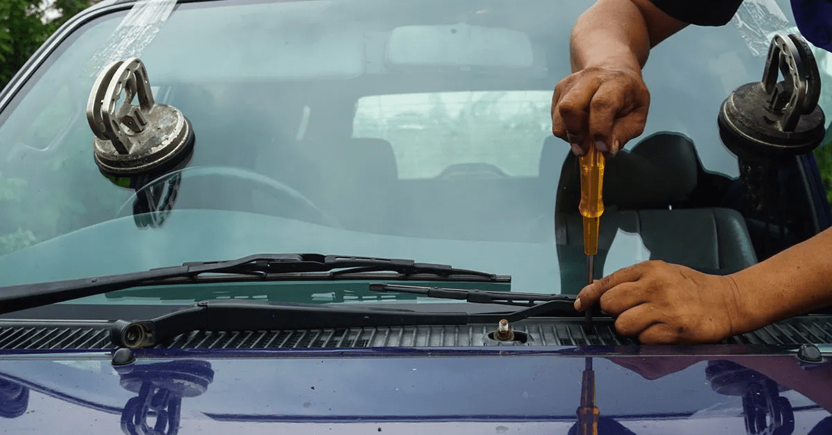 When Should A Windshield Be Replaced? Omni Auto Glass